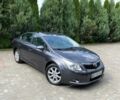 Серый Тойота Авенсис, объемом двигателя 2 л и пробегом 238 тыс. км за 10300 $, фото 1 на Automoto.ua
