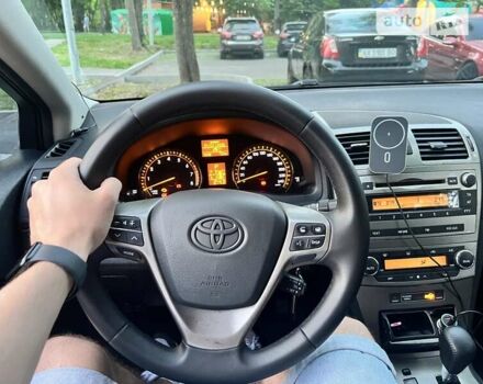 Сірий Тойота Авенсіс, об'ємом двигуна 2 л та пробігом 163 тис. км за 11000 $, фото 4 на Automoto.ua