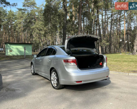 Серый Тойота Авенсис, объемом двигателя 1.8 л и пробегом 275 тыс. км за 9200 $, фото 9 на Automoto.ua