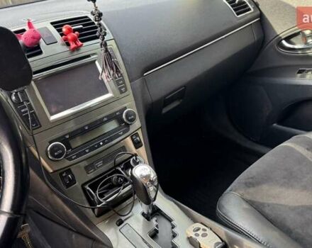 Серый Тойота Авенсис, объемом двигателя 1.99 л и пробегом 230 тыс. км за 10500 $, фото 10 на Automoto.ua