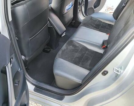 Серый Тойота Авенсис, объемом двигателя 2 л и пробегом 200 тыс. км за 12500 $, фото 14 на Automoto.ua