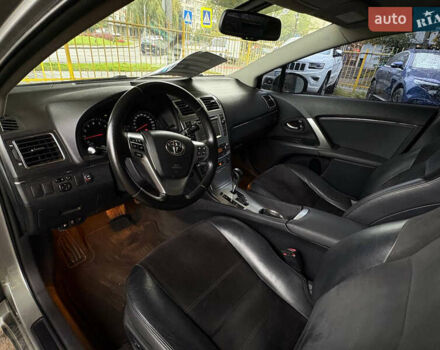 Серый Тойота Авенсис, объемом двигателя 1.8 л и пробегом 250 тыс. км за 11000 $, фото 7 на Automoto.ua