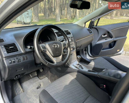 Серый Тойота Авенсис, объемом двигателя 1.8 л и пробегом 275 тыс. км за 8800 $, фото 17 на Automoto.ua