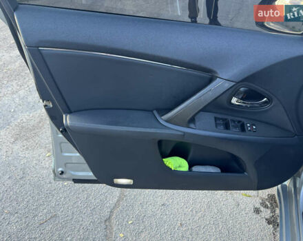 Серый Тойота Авенсис, объемом двигателя 2 л и пробегом 185 тыс. км за 12000 $, фото 21 на Automoto.ua