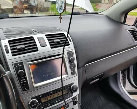 Серый Тойота Авенсис, объемом двигателя 2 л и пробегом 200 тыс. км за 12500 $, фото 9 на Automoto.ua