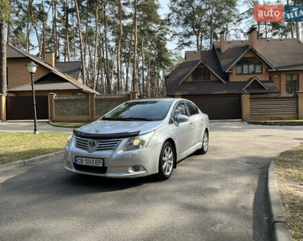 Серый Тойота Авенсис, объемом двигателя 1.8 л и пробегом 275 тыс. км за 9200 $, фото 1 на Automoto.ua