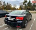 Серый Тойота Авенсис, объемом двигателя 2 л и пробегом 202 тыс. км за 10000 $, фото 3 на Automoto.ua