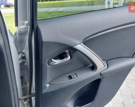 Сірий Тойота Авенсіс, об'ємом двигуна 2 л та пробігом 198 тис. км за 10800 $, фото 16 на Automoto.ua