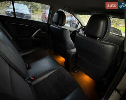 Серый Тойота Авенсис, объемом двигателя 1.8 л и пробегом 250 тыс. км за 11000 $, фото 14 на Automoto.ua