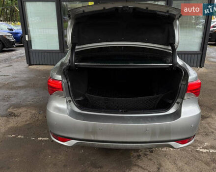 Серый Тойота Авенсис, объемом двигателя 1.8 л и пробегом 250 тыс. км за 11000 $, фото 18 на Automoto.ua