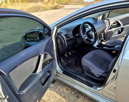 Серый Тойота Авенсис, объемом двигателя 1.8 л и пробегом 135 тыс. км за 11200 $, фото 5 на Automoto.ua