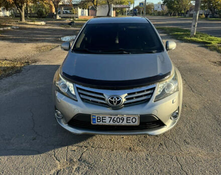 Серый Тойота Авенсис, объемом двигателя 2 л и пробегом 185 тыс. км за 12000 $, фото 1 на Automoto.ua