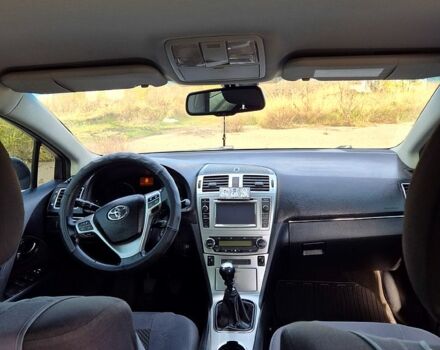 Серый Тойота Авенсис, объемом двигателя 1.8 л и пробегом 135 тыс. км за 11200 $, фото 2 на Automoto.ua