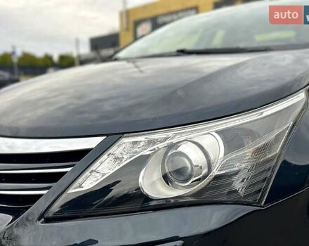 Серый Тойота Авенсис, объемом двигателя 2 л и пробегом 202 тыс. км за 10000 $, фото 6 на Automoto.ua