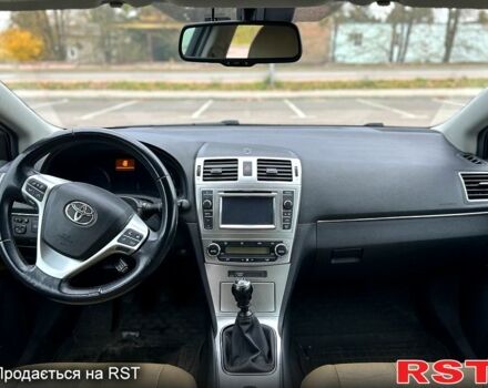 Серый Тойота Авенсис, объемом двигателя 2 л и пробегом 202 тыс. км за 10000 $, фото 9 на Automoto.ua