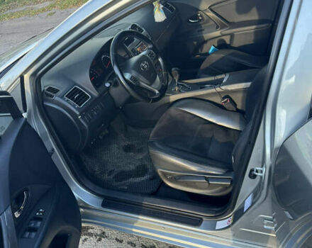 Серый Тойота Авенсис, объемом двигателя 2 л и пробегом 185 тыс. км за 12000 $, фото 7 на Automoto.ua