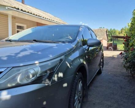 Серый Тойота Авенсис, объемом двигателя 1.8 л и пробегом 128 тыс. км за 10500 $, фото 1 на Automoto.ua