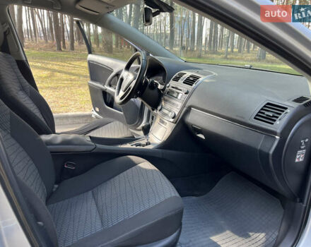 Серый Тойота Авенсис, объемом двигателя 1.8 л и пробегом 275 тыс. км за 9200 $, фото 19 на Automoto.ua