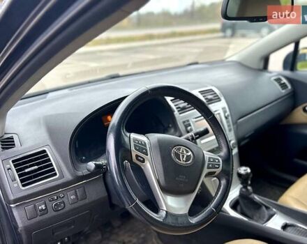 Серый Тойота Авенсис, объемом двигателя 2 л и пробегом 202 тыс. км за 10000 $, фото 10 на Automoto.ua