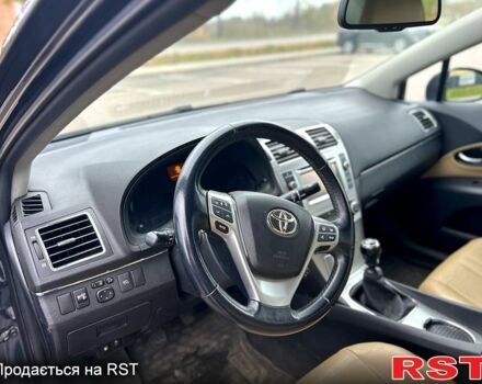 Серый Тойота Авенсис, объемом двигателя 2 л и пробегом 202 тыс. км за 10000 $, фото 11 на Automoto.ua