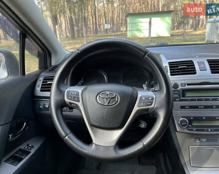 Серый Тойота Авенсис, объемом двигателя 1.8 л и пробегом 275 тыс. км за 9200 $, фото 26 на Automoto.ua