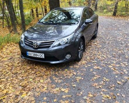 Серый Тойота Авенсис, объемом двигателя 1.8 л и пробегом 179 тыс. км за 12300 $, фото 1 на Automoto.ua