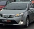 Серый Тойота Авенсис, объемом двигателя 1.8 л и пробегом 202 тыс. км за 12800 $, фото 2 на Automoto.ua