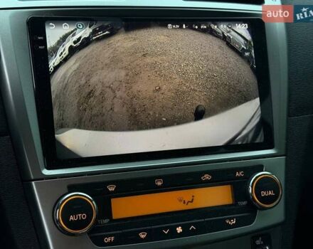 Серый Тойота Авенсис, объемом двигателя 1.8 л и пробегом 202 тыс. км за 12800 $, фото 32 на Automoto.ua