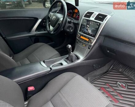 Серый Тойота Авенсис, объемом двигателя 1.8 л и пробегом 202 тыс. км за 12800 $, фото 18 на Automoto.ua