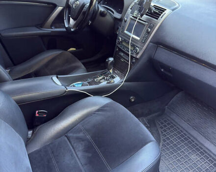 Серый Тойота Авенсис, объемом двигателя 1.99 л и пробегом 145 тыс. км за 14999 $, фото 5 на Automoto.ua