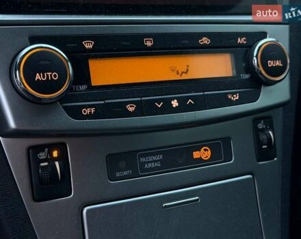 Серый Тойота Авенсис, объемом двигателя 1.8 л и пробегом 202 тыс. км за 12800 $, фото 33 на Automoto.ua