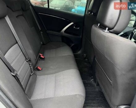 Серый Тойота Авенсис, объемом двигателя 1.8 л и пробегом 202 тыс. км за 12800 $, фото 15 на Automoto.ua