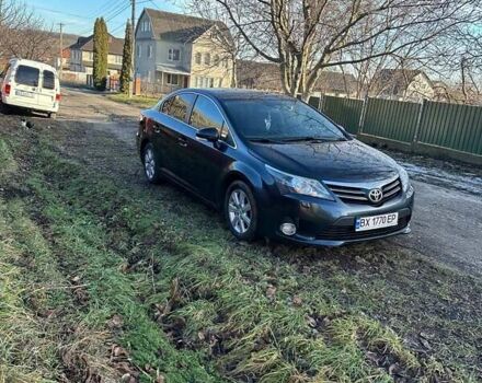 Серый Тойота Авенсис, объемом двигателя 2 л и пробегом 284 тыс. км за 9200 $, фото 2 на Automoto.ua