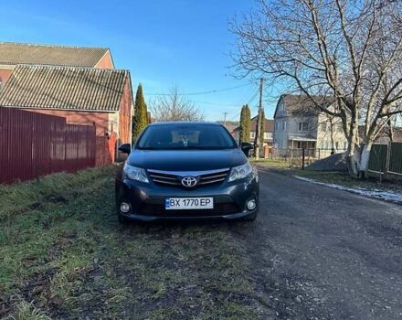 Серый Тойота Авенсис, объемом двигателя 2 л и пробегом 284 тыс. км за 9200 $, фото 3 на Automoto.ua