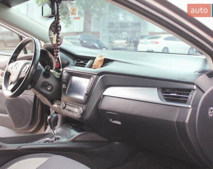 Серый Тойота Авенсис, объемом двигателя 1.8 л и пробегом 156 тыс. км за 15600 $, фото 23 на Automoto.ua