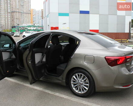 Серый Тойота Авенсис, объемом двигателя 1.8 л и пробегом 156 тыс. км за 15600 $, фото 16 на Automoto.ua