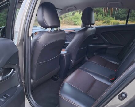 Серый Тойота Авенсис, объемом двигателя 1.8 л и пробегом 78 тыс. км за 4800 $, фото 12 на Automoto.ua