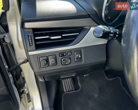 Серый Тойота Авенсис, объемом двигателя 2 л и пробегом 207 тыс. км за 13800 $, фото 12 на Automoto.ua