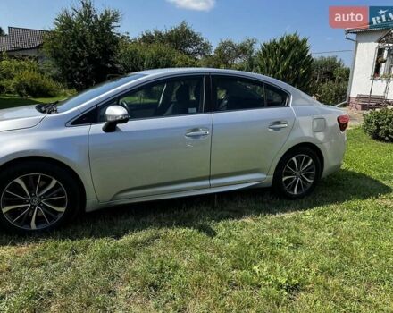 Серый Тойота Авенсис, объемом двигателя 2 л и пробегом 207 тыс. км за 13800 $, фото 4 на Automoto.ua