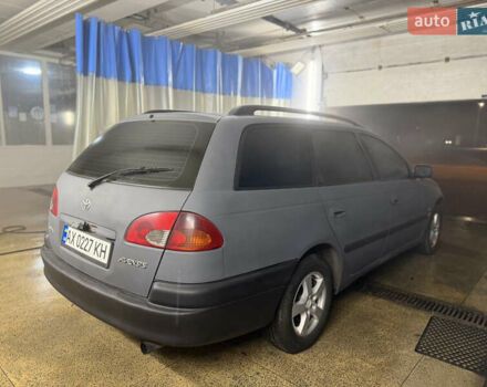 Серый Тойота Авенсис, объемом двигателя 2 л и пробегом 418 тыс. км за 2000 $, фото 1 на Automoto.ua