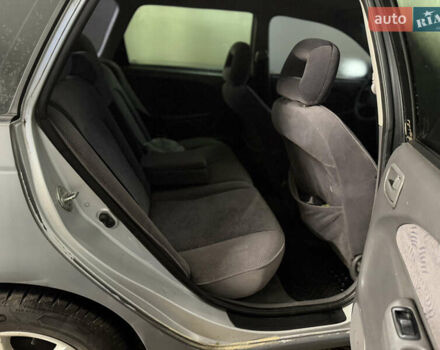 Серый Тойота Авенсис, объемом двигателя 2 л и пробегом 418 тыс. км за 2000 $, фото 14 на Automoto.ua