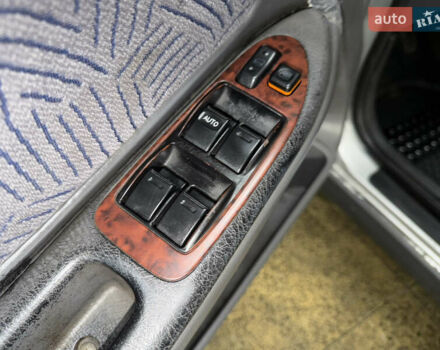 Серый Тойота Авенсис, объемом двигателя 2 л и пробегом 418 тыс. км за 2000 $, фото 12 на Automoto.ua