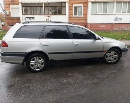 Серый Тойота Авенсис, объемом двигателя 1.8 л и пробегом 534 тыс. км за 3000 $, фото 3 на Automoto.ua