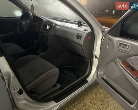 Серый Тойота Авенсис, объемом двигателя 2 л и пробегом 418 тыс. км за 2000 $, фото 7 на Automoto.ua