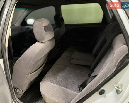 Серый Тойота Авенсис, объемом двигателя 2 л и пробегом 418 тыс. км за 2000 $, фото 10 на Automoto.ua