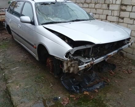 Серый Тойота Авенсис, объемом двигателя 2 л и пробегом 200 тыс. км за 1000 $, фото 1 на Automoto.ua