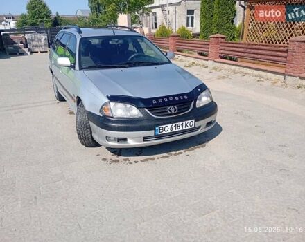 Серый Тойота Авенсис, объемом двигателя 2.01 л и пробегом 300 тыс. км за 3499 $, фото 2 на Automoto.ua