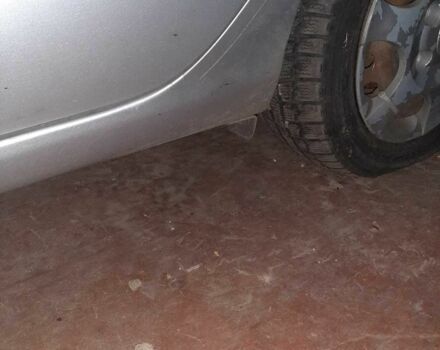 Серый Тойота Авенсис, объемом двигателя 1.6 л и пробегом 125 тыс. км за 4000 $, фото 3 на Automoto.ua