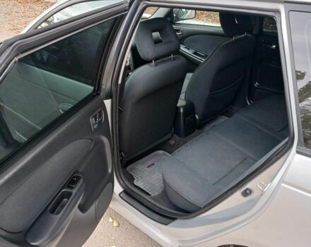 Серый Тойота Авенсис, объемом двигателя 2 л и пробегом 360 тыс. км за 2000 $, фото 7 на Automoto.ua