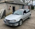 Серый Тойота Авенсис, объемом двигателя 2 л и пробегом 334 тыс. км за 1450 $, фото 1 на Automoto.ua